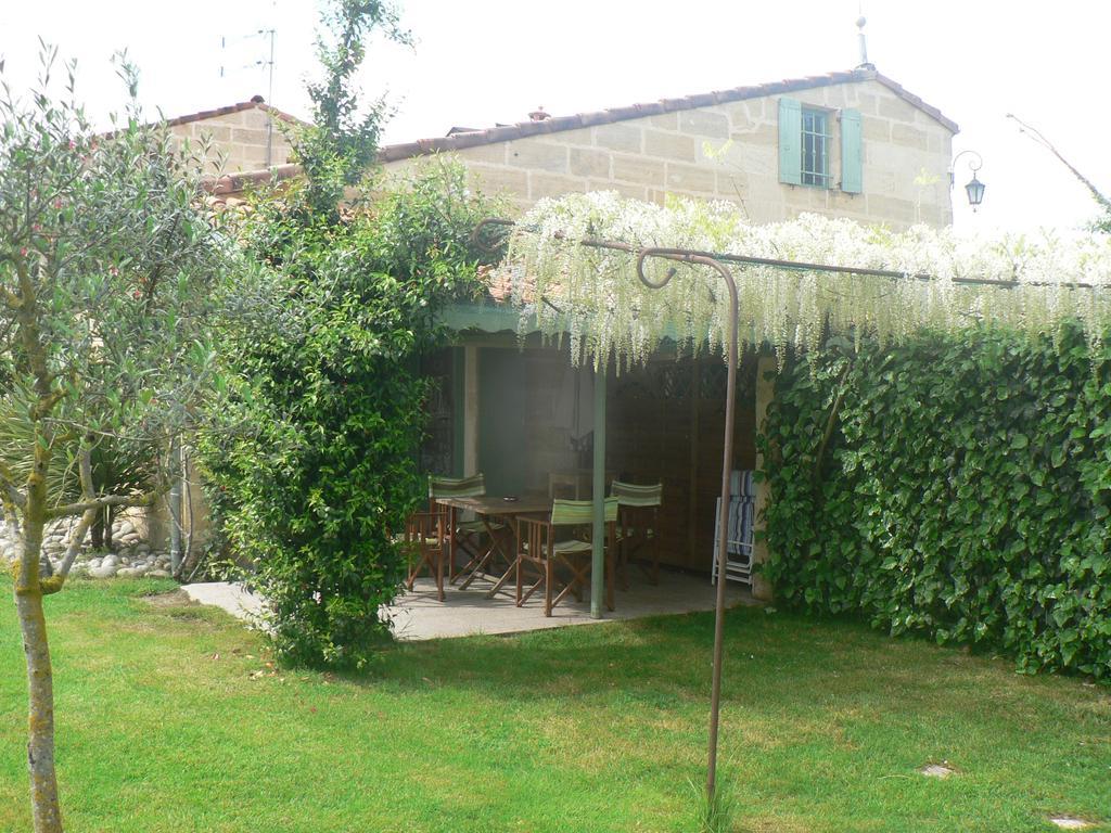Gites Face Riviere Saint-Emilion Vignonet Exterior photo