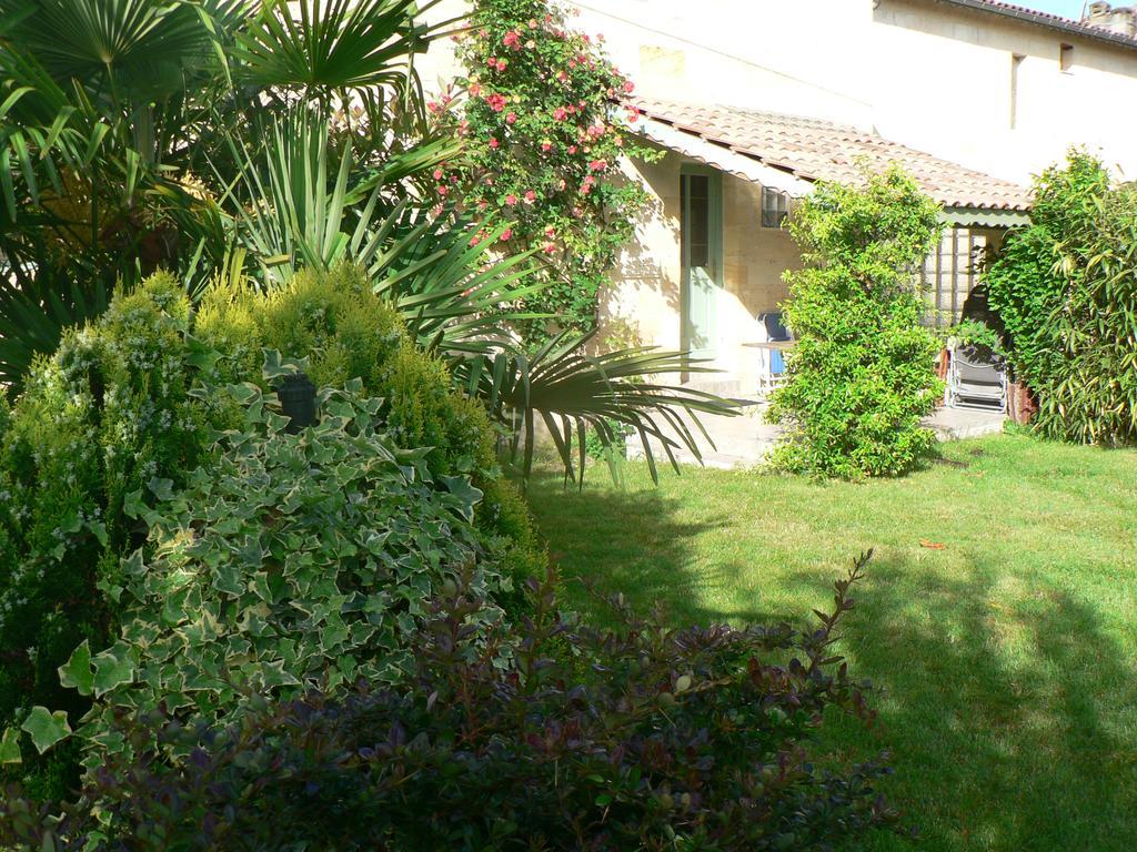 Gites Face Riviere Saint-Emilion Vignonet Exterior photo